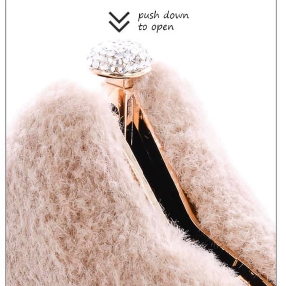 ⭐️Star clutch ⭐️ - Picture 2 of 2